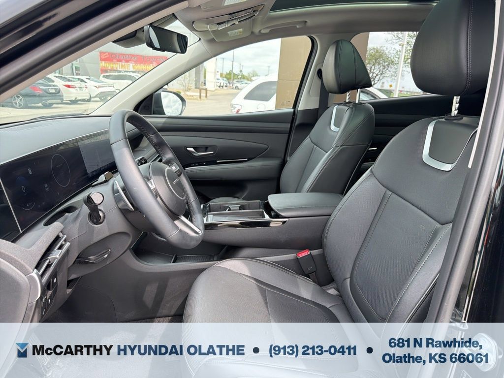 Used 2025 Hyundai Tucson Limited AWD/4WD image 4