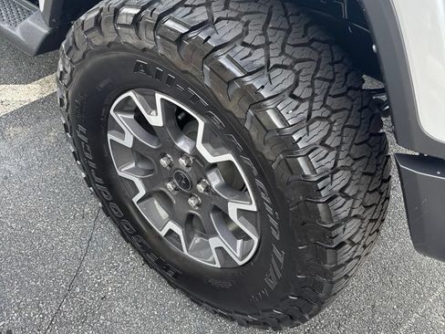 Used 2024 Jeep Wrangler Unlimited Sahara AWD/4WD image 9