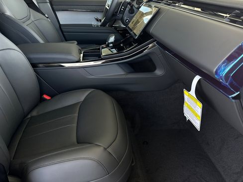 New 2025 Land Rover Range Rover Sport SE image 14