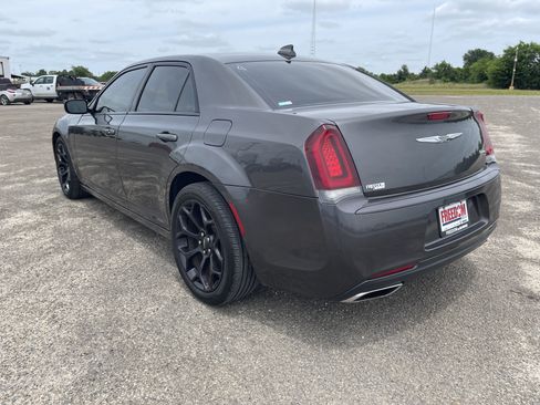 Used 2020 Chrysler 300 S RWD image 6