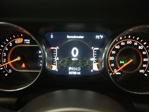 Used 2020 Jeep Wrangler Unlimited Sahara image 17