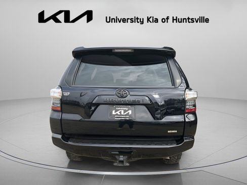 Used 2021 Toyota 4Runner SR5 Premium image 9