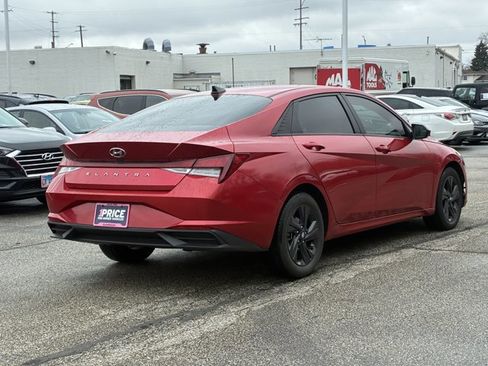 Used 2023 Hyundai Elantra SEL image 5