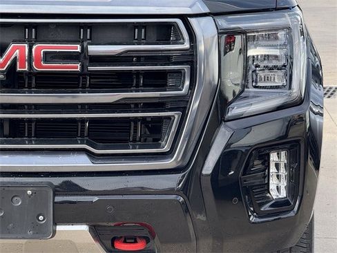 Used 2023 GMC Yukon AT4 w/ AT4 Premium Package image 8