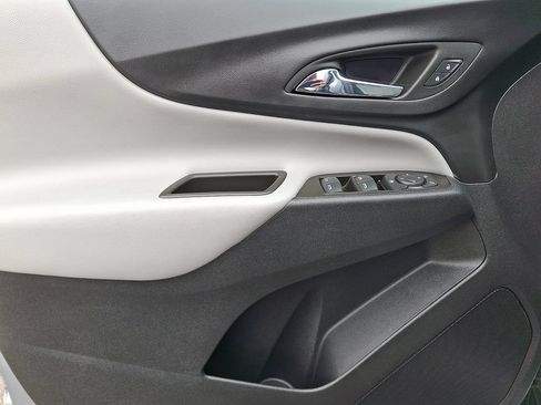 Used 2023 Chevrolet Equinox LS w/ LS Convenience Package FWD image 15