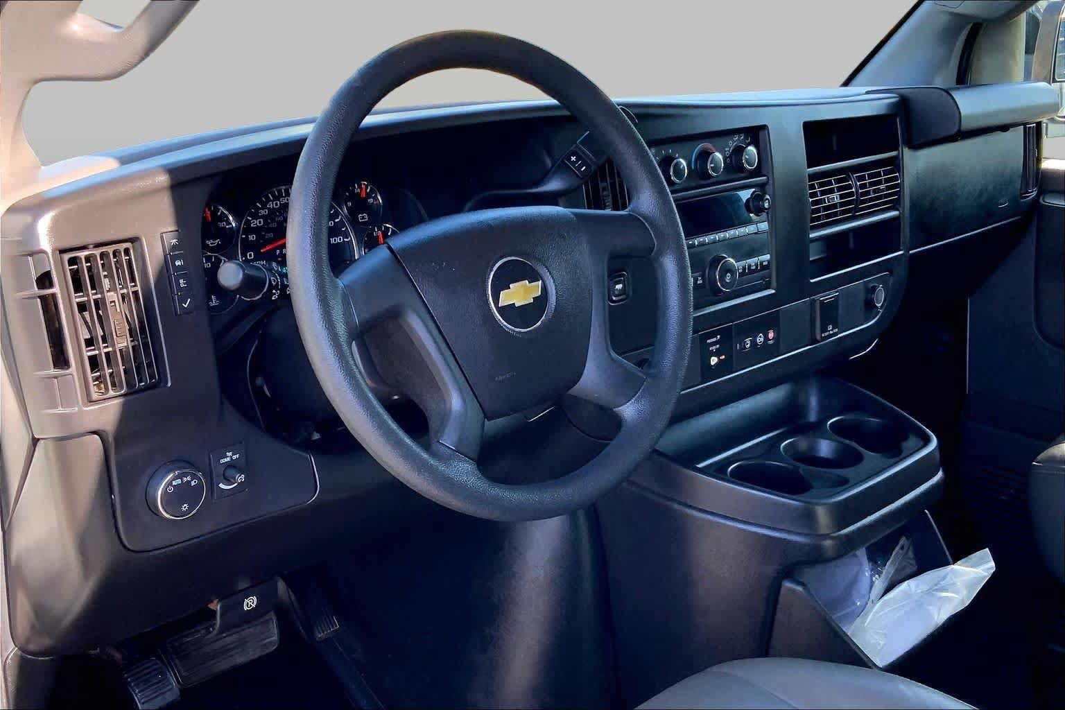 Used 2019 Chevrolet Express 2500 Extended RWD image 15