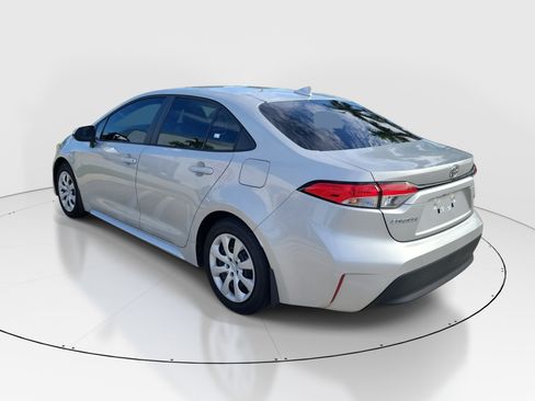 Used 2024 Toyota Corolla LE FWD image 5