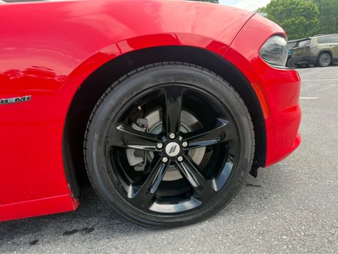 Used 2018 Dodge Charger R/T RWD image 10