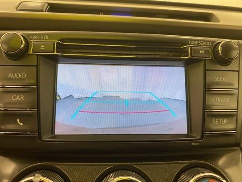 Used 2015 Toyota RAV4 LE FWD image 17