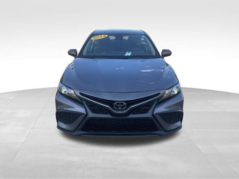 Used 2024 Toyota Camry SE FWD image 3