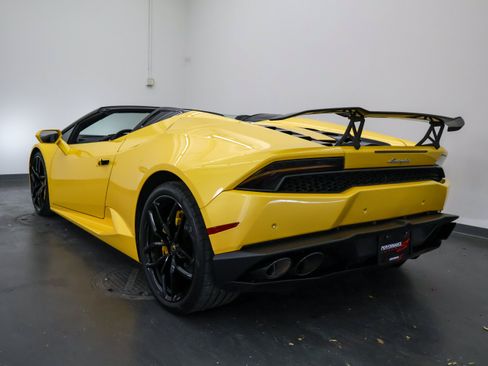 Used 2017 Lamborghini Huracan LP 610-4 AWD/4WD image 6