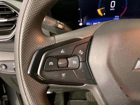 Used 2025 Chevrolet TrailBlazer LT AWD/4WD image 18