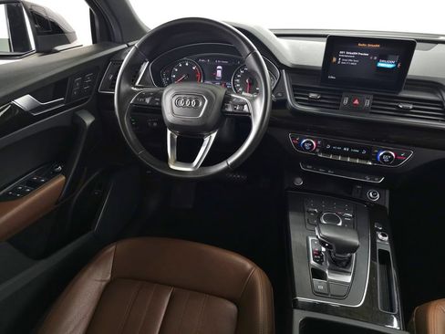 Used 2019 Audi Q5 2.0T Premium w/ Convenience Package AWD/4WD image 17