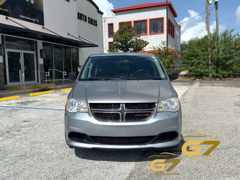 Used 2014 Dodge Grand Caravan SE w/ Quick Order Package 29E SE FWD image 2