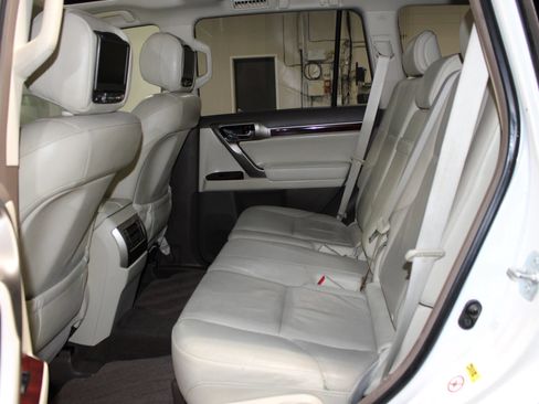Used 2011 Lexus GX 460 w/ Comfort Plus Pkg AWD/4WD image 28