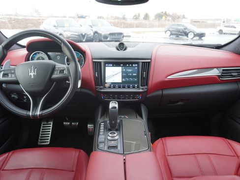 Used 2022 Maserati Levante GT image 2