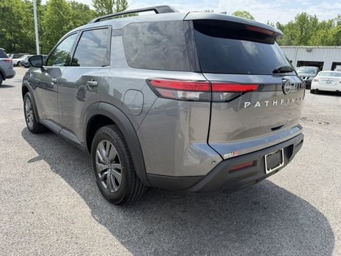Used 2025 Nissan Pathfinder SV FWD image 7
