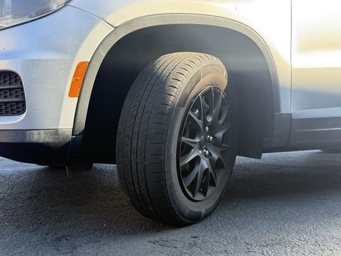 Used 2013 Volkswagen Tiguan S image 31