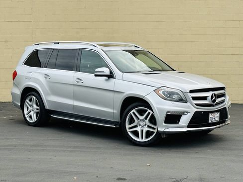 Used 2014 Mercedes-Benz GL 550 GL 550 4MATIC AWD 4dr SUV image 2