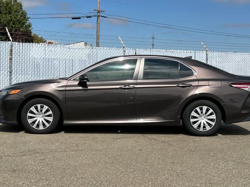 Used 2019 Toyota Camry LE w/ Audio Package FWD image 2