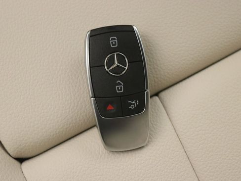 New 2026 Mercedes-Benz GLA 250 image 11