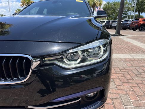 Used 2017 BMW 330i Sedan RWD image 6