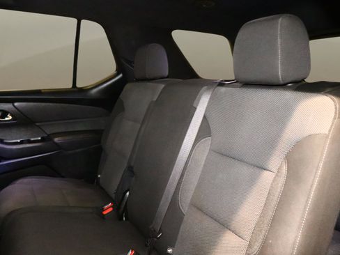 Used 2023 Chevrolet Traverse LT image 16