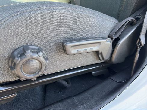 Used 2024 Jeep Wrangler Unlimited image 10