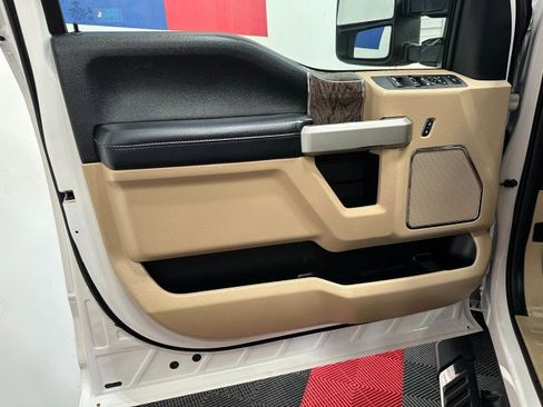 Used 2017 Ford F350 Lariat w/ FX4 Off-Road Package image 29