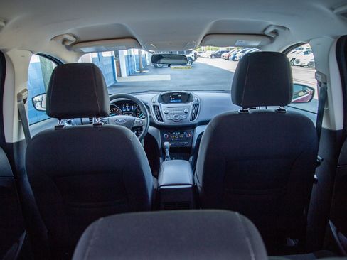 Used 2017 Ford Escape SE FWD image 29