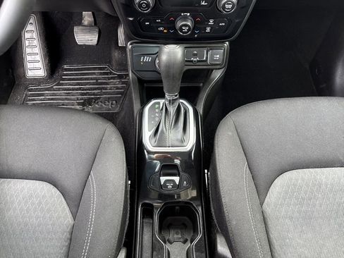 Used 2021 Jeep Renegade Latitude w/ Sun & Sound Group image 23