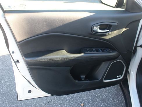 Used 2021 Jeep Compass Latitude w/ Sun and Sound Group image 11