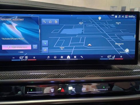 Used 2023 BMW i7 xDrive60 AWD/4WD image 12