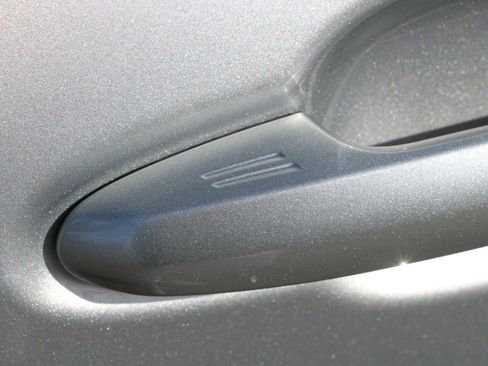 Used 2022 Toyota Highlander XLE image 15