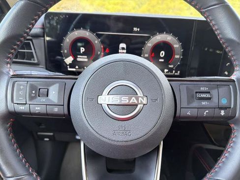 Certified 2025 Nissan Kicks SR FWD image 13