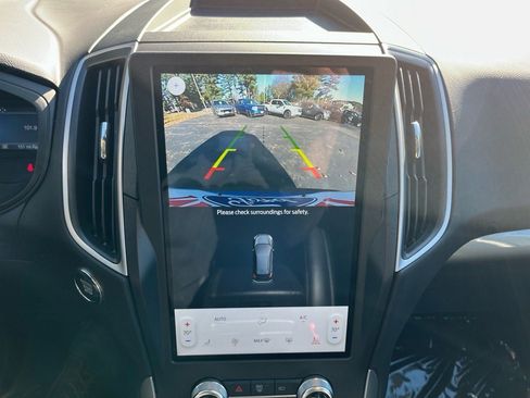 Used 2024 Ford Edge SEL w/ Class II Trailer Tow Package image 22