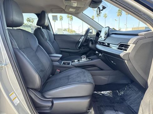 Used 2024 Mitsubishi Outlander SE image 39
