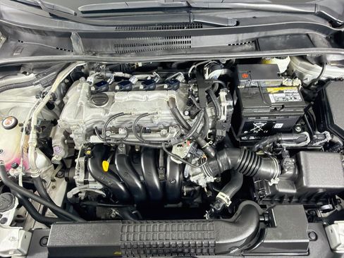 Used 2022 Toyota Corolla LE FWD image 32