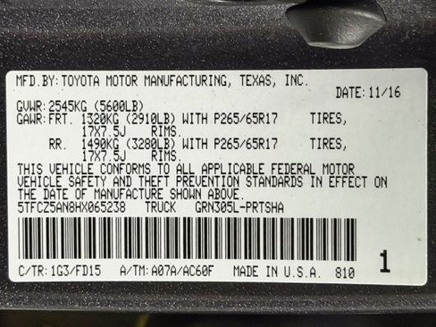 Used 2017 Toyota Tacoma TRD Sport image 41