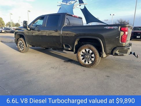 Used 2023 Chevrolet Silverado 2500 Custom w/ Custom Value Package image 3