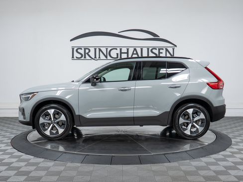New 2026 Volvo XC40 B5 Plus w/ Protection Package Premier AWD/4WD image 8