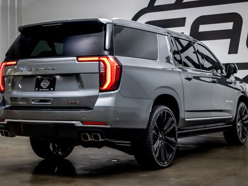 Used 2026 GMC Yukon XL Denali w/ Sun & Power Step Package AWD/4WD image 32
