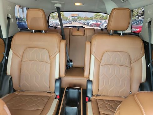 Certified 2026 Nissan Pathfinder Platinum FWD image 18