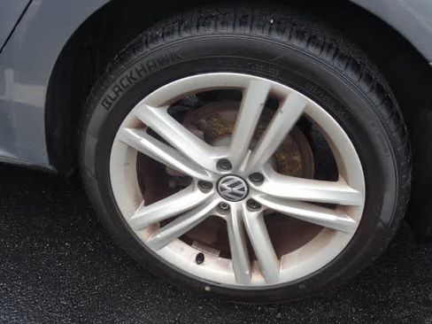 Used 2012 Volkswagen Passat TDI SE FWD image 12