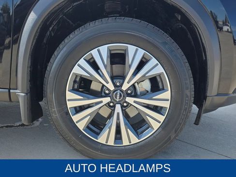 Used 2022 Nissan Rogue SV image 13