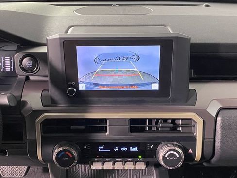 Certified 2025 Toyota Tacoma SR5 AWD/4WD image 15