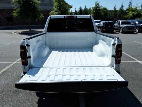 Used 2022 RAM 1500 Laramie AWD/4WD image 16