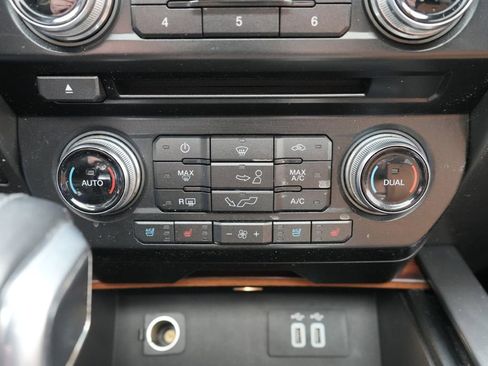 Used 2016 Ford F150 Limited image 36