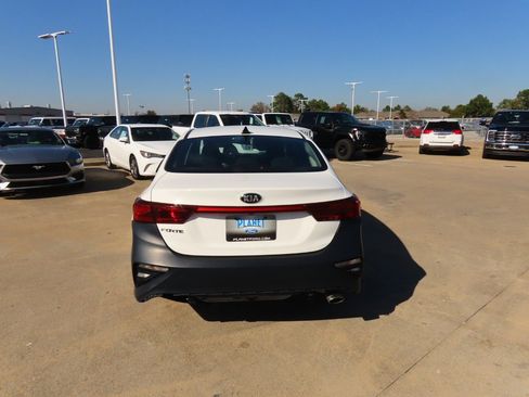 Used 2019 Kia Forte LXS image 12