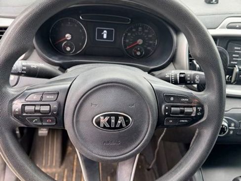 Used 2018 Kia Sorento L FWD image 12